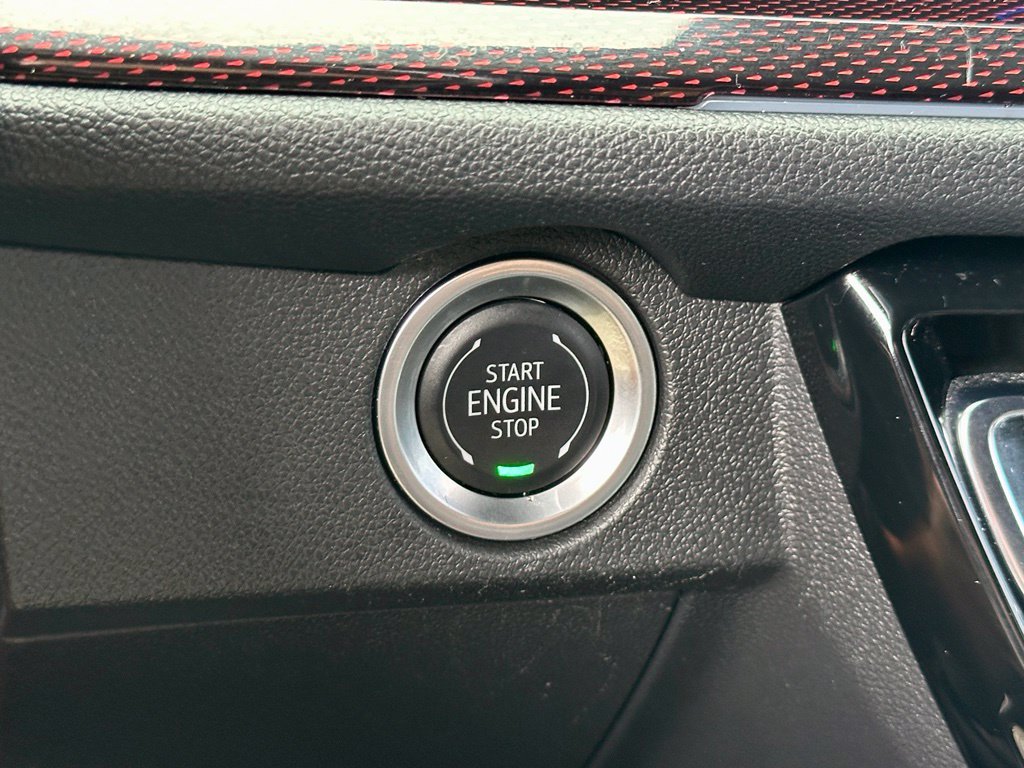 Used 2024 Black Chevrolet Z71 image 33