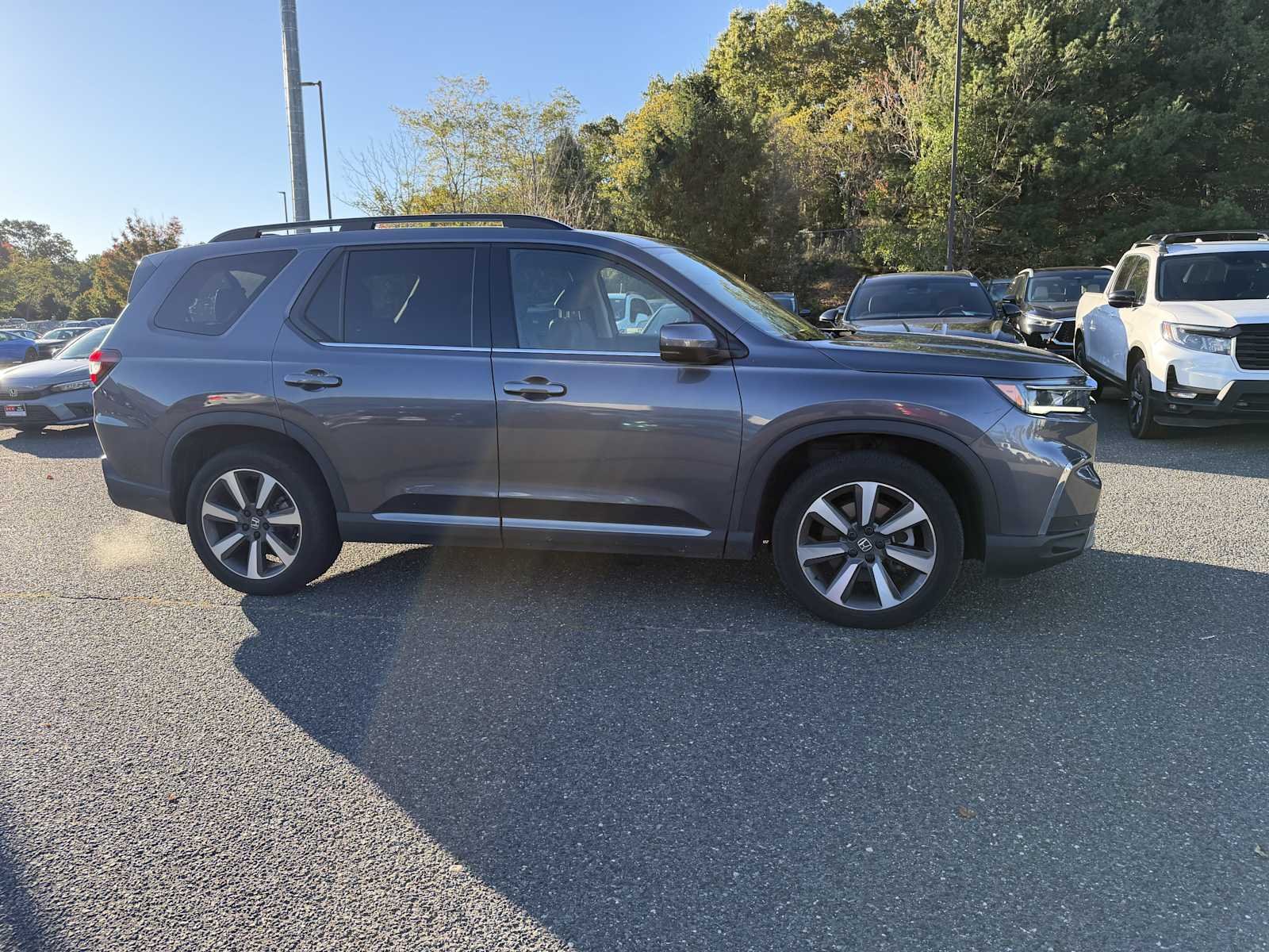 Used 2024 Modern Steel Metallic Honda Touring image 6