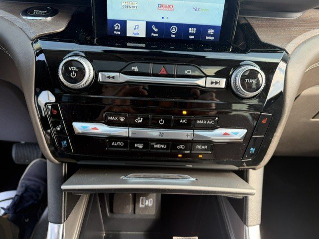 Used 2022 Red Metallic Ford Platinum image 22