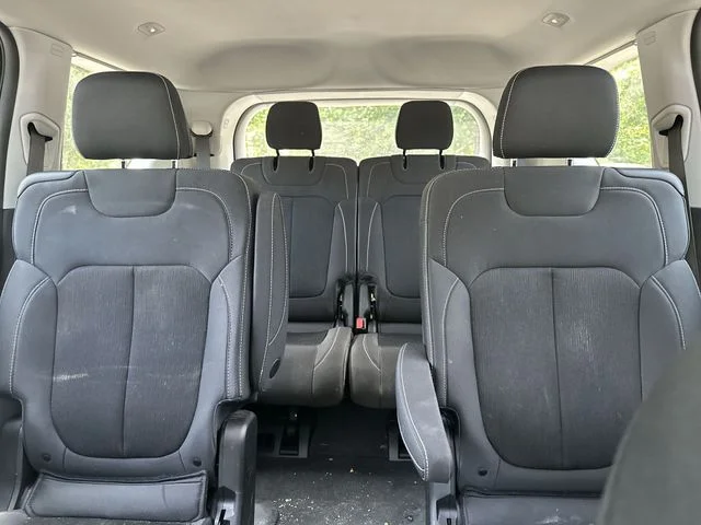 Used 2023 Black Jeep Laredo image 27