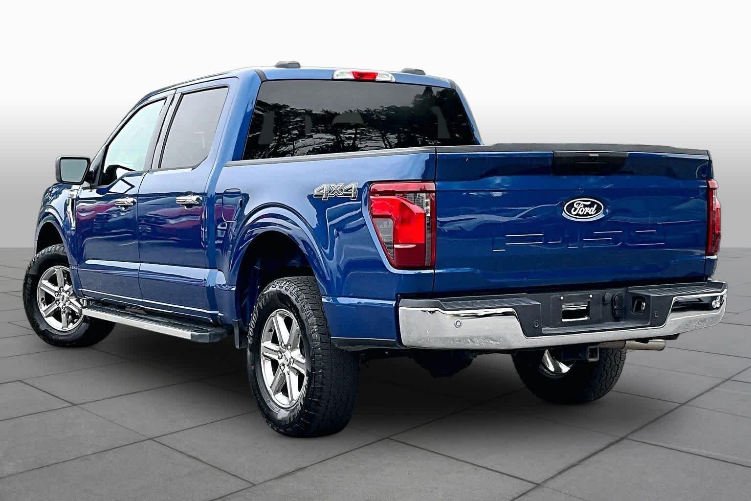Used 2025 Atlas Blue Metallic Ford XLT image 11