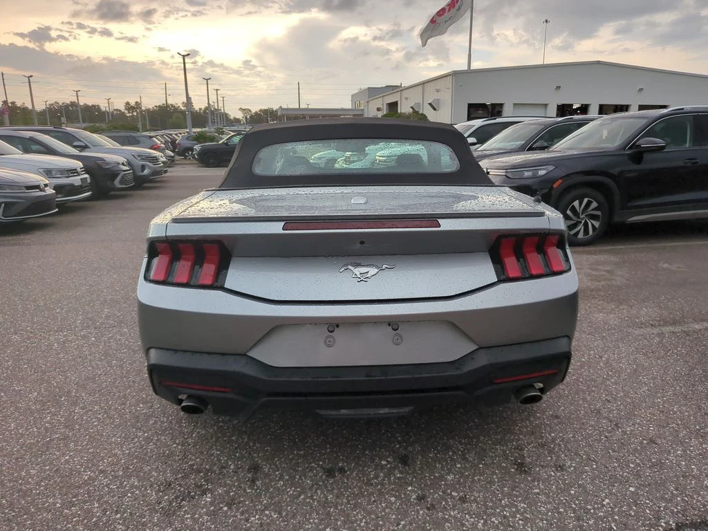 Used 2025 Silver Ford EcoBoost Premium image 4
