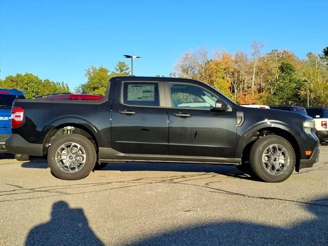 New 2025 Shadow Black Ford XLT image 22
