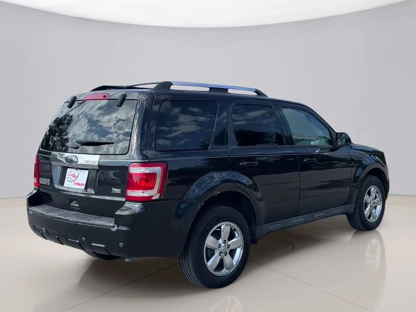 Used 2011 Black Ford LIMITED image 6