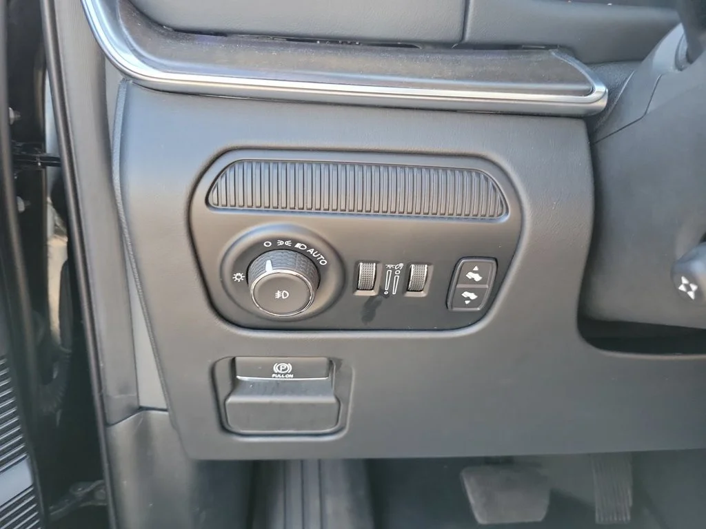 2022 Jeep Grand Wagoneer Series II - Photo 18
