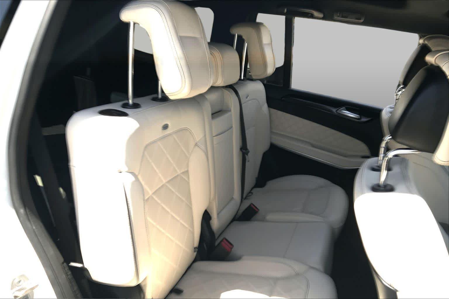 Used 2018 designo Diamond White Metallic Mercedes-Benz GLS 550 image 19