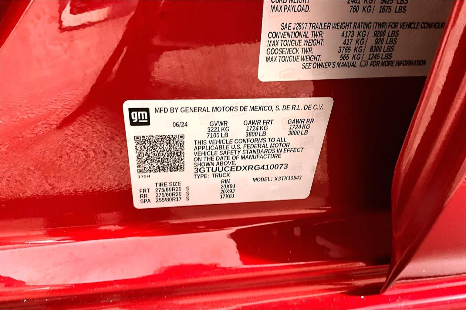 Used 2024 Volcanic Red Tintcoat GMC Elevation image 31