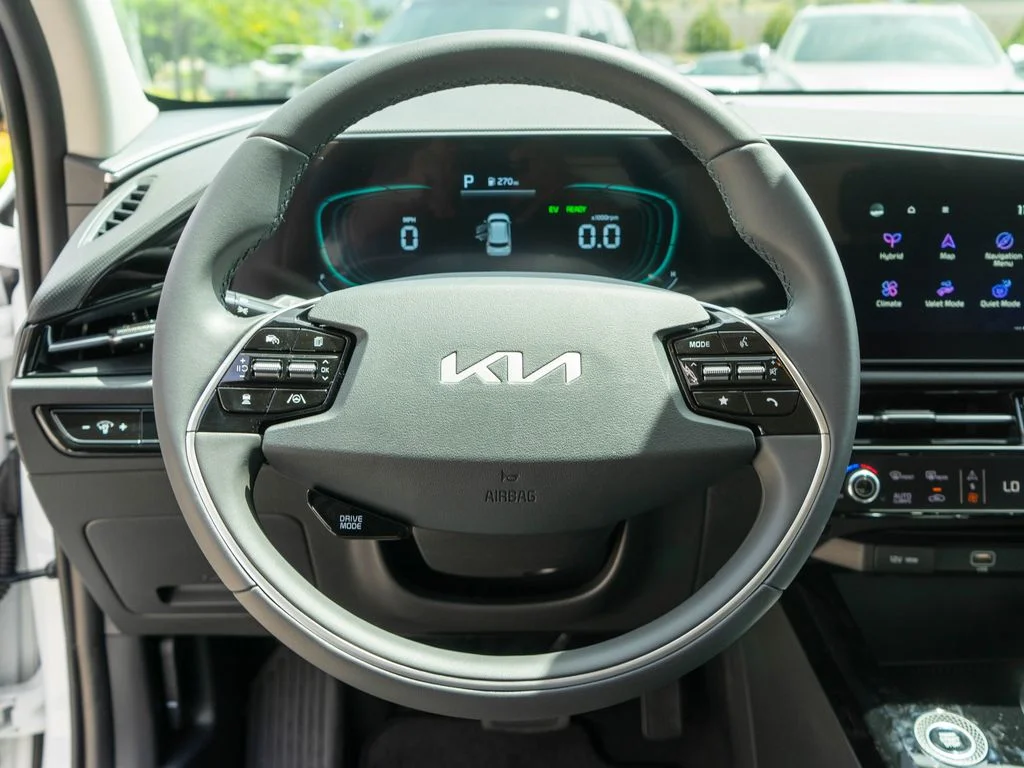 New 2026 Snow White Pearl Kia EX image 14