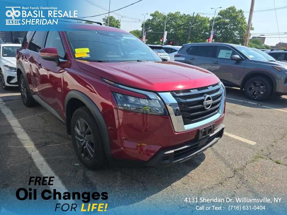 2024 Nissan Pathfinder SV