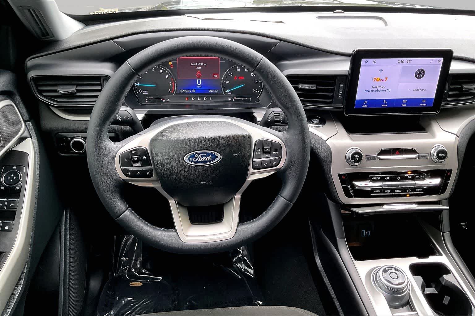 Used 2023 Agate Black Metallic Ford XLT image 6
