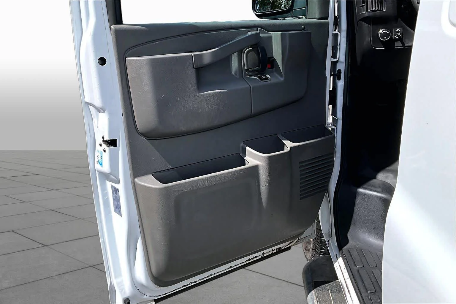 Certified Used 2020 Summit White GMC  image 21
