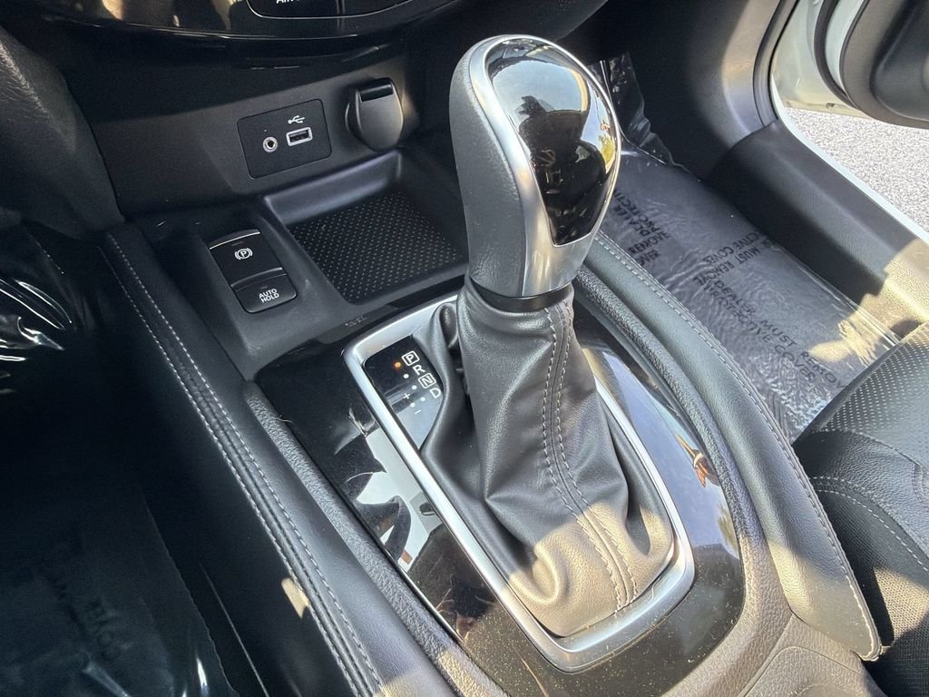 Certified Used 2020 White Nissan SL image 22
