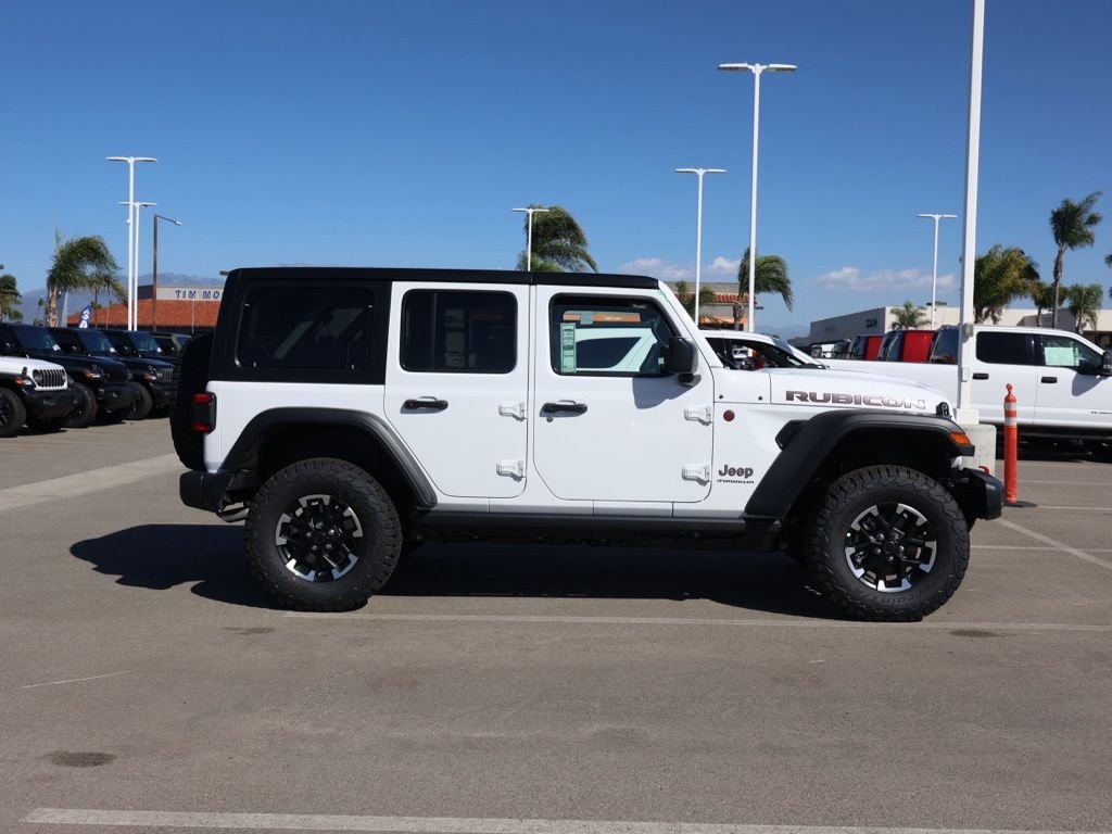 New 2026 Bright White Clear-Coat Exterior Paint Jeep Rubicon image 2