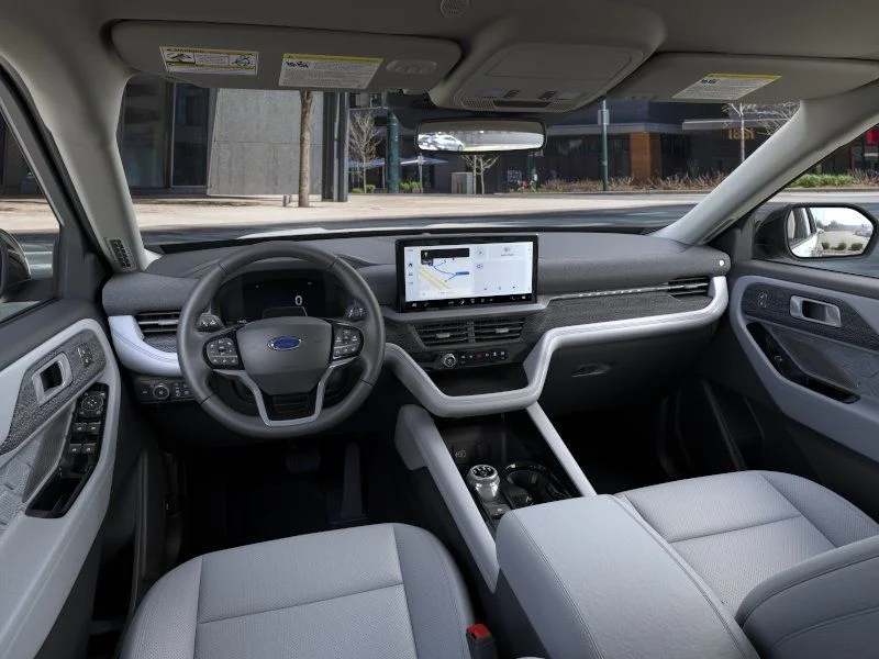 New 2026 Star White Metallic Tri-Coat Ford Platinum™ image 9