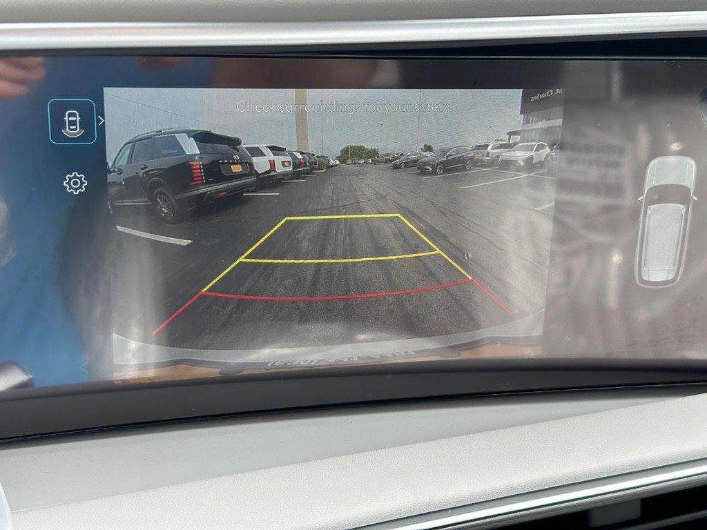 New 2027 White Hyundai SEL AWD image 12