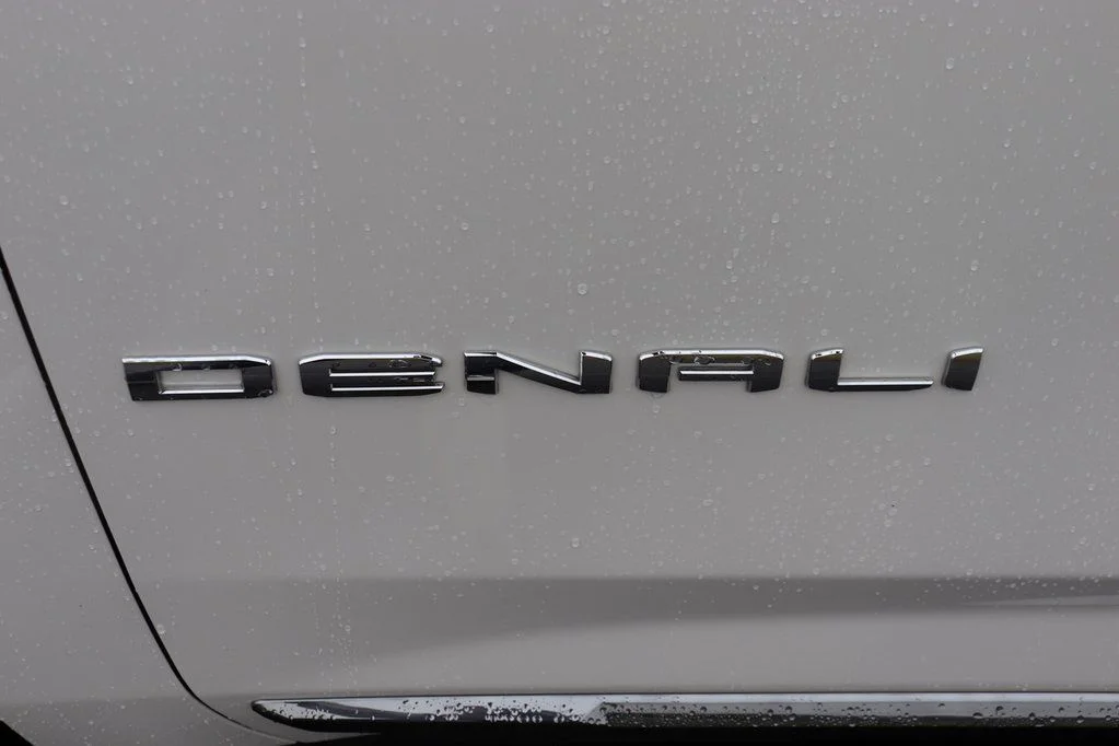 2023 GMC Yukon XL Denali Ultimate - Photo 9