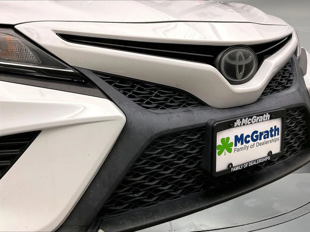 Used 2020 White Toyota SE image 32
