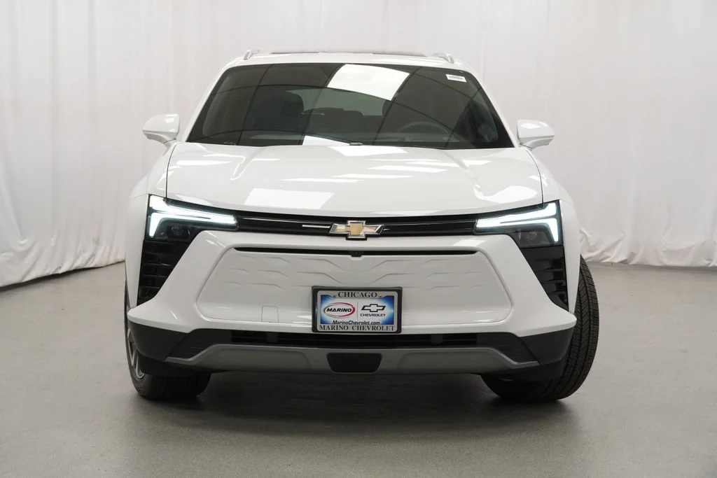 New 2026 Summit White Chevrolet LT image 32