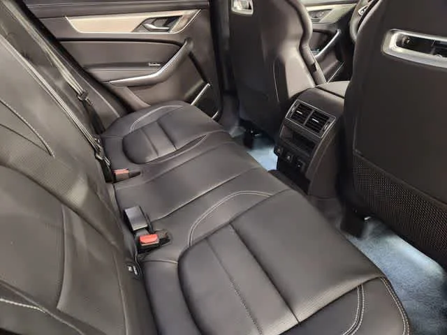2026 Jaguar F-Pace R-Dynamic S - Photo 32