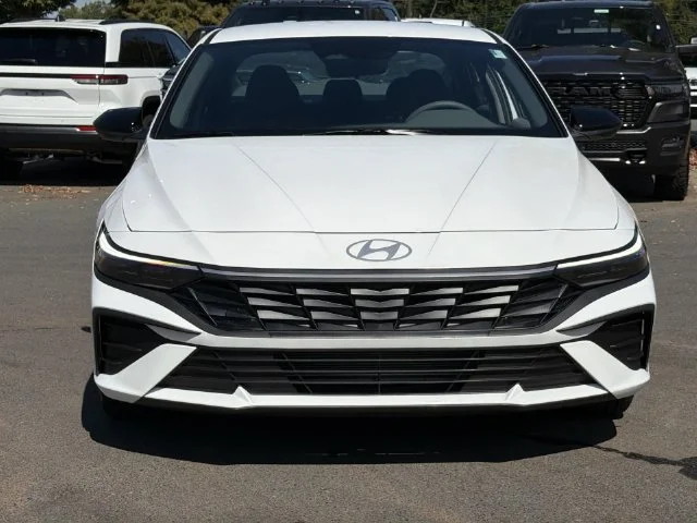 Used 2026 White Hyundai SEL Sport image 15
