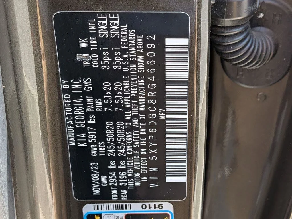 Used 2024 Green Kia S image 32