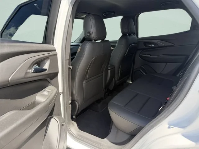 Used 2023 SUMMIT WHITE Chevrolet ACTIV image 26