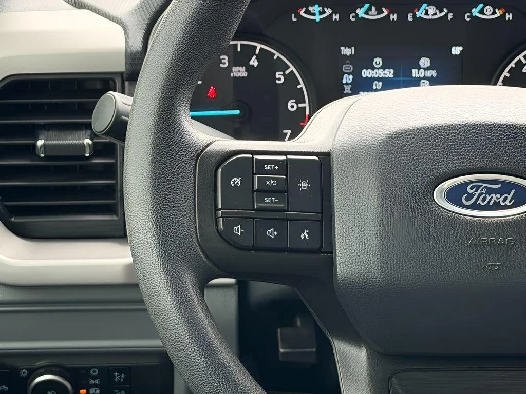 Used 2023 Oxford White Ford XLT image 13