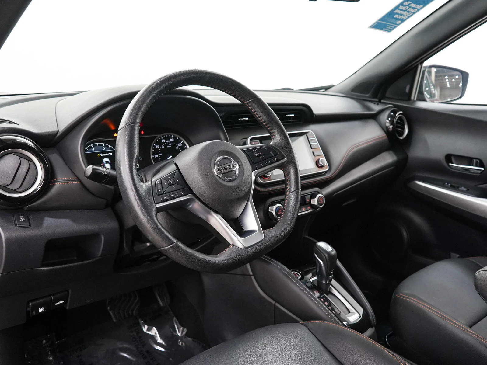 Used 2019 Cayenne Red Metallic Nissan SR image 22