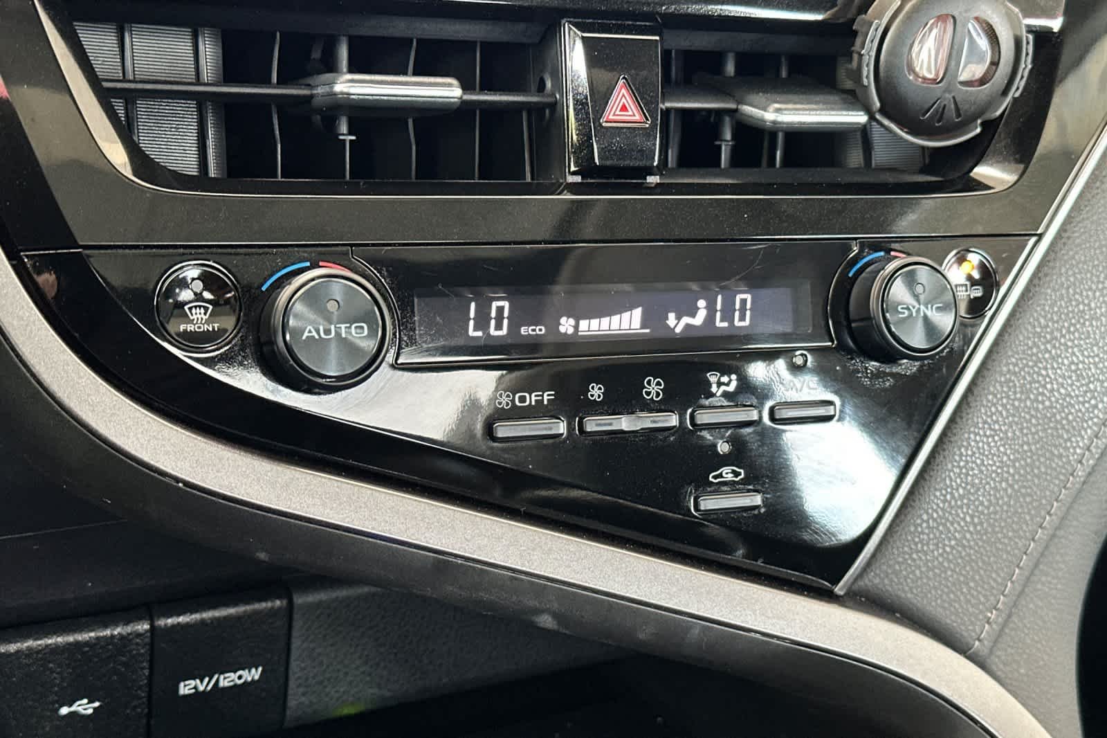 Used 2022 Wind Chill Pearl Toyota XLE image 22