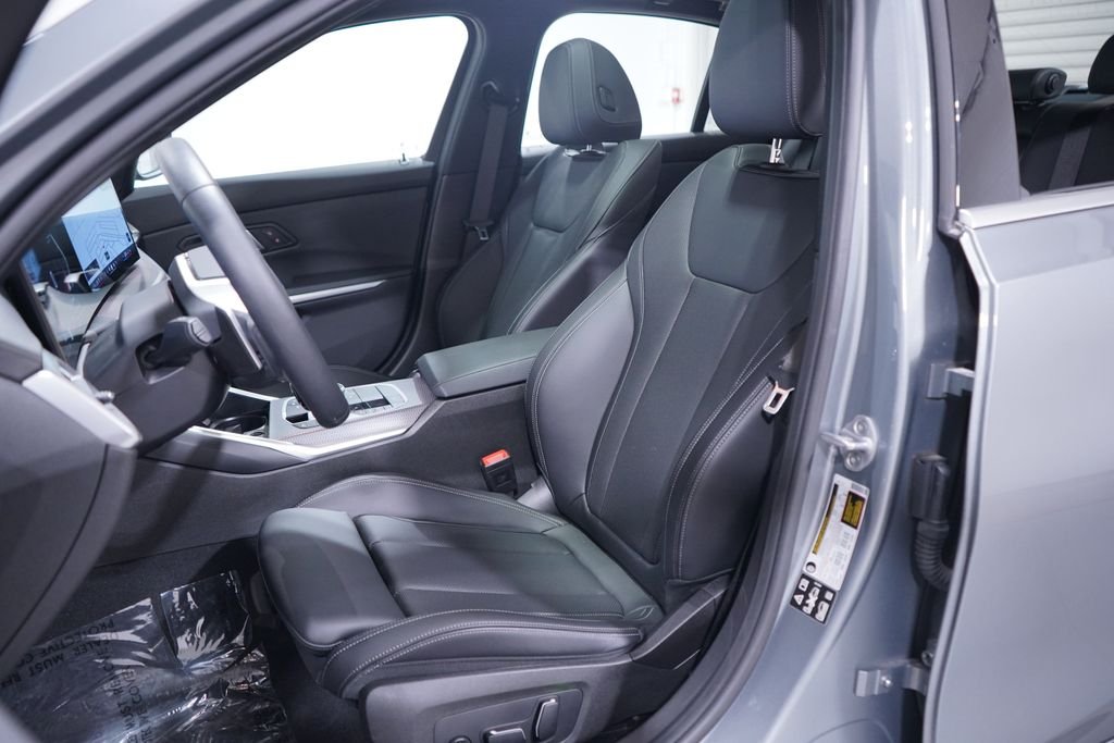 2025 BMW 3 Series 330i - Photo 7