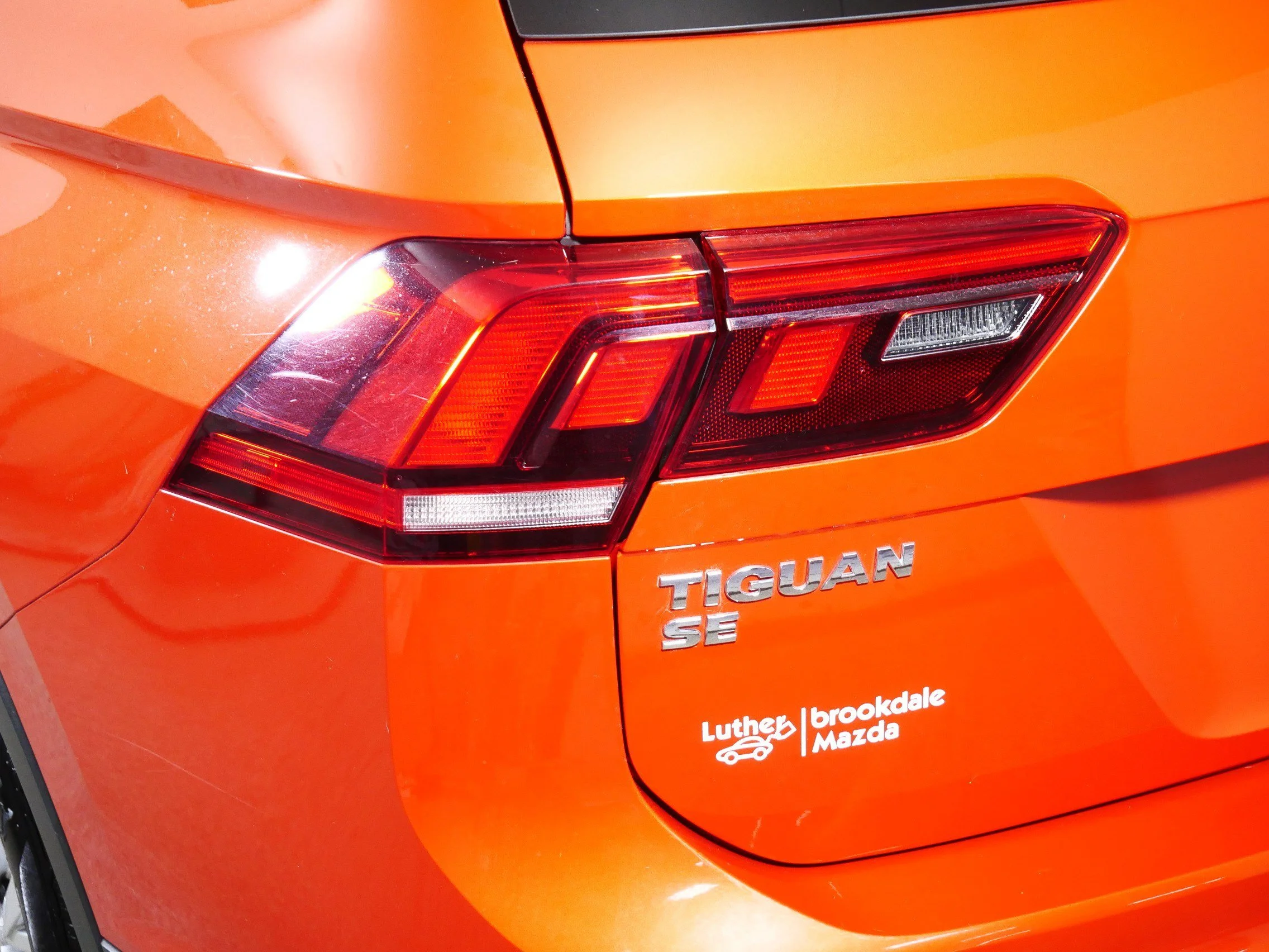 Used 2019 Habanero Orange Metallic Volkswagen SE image 17