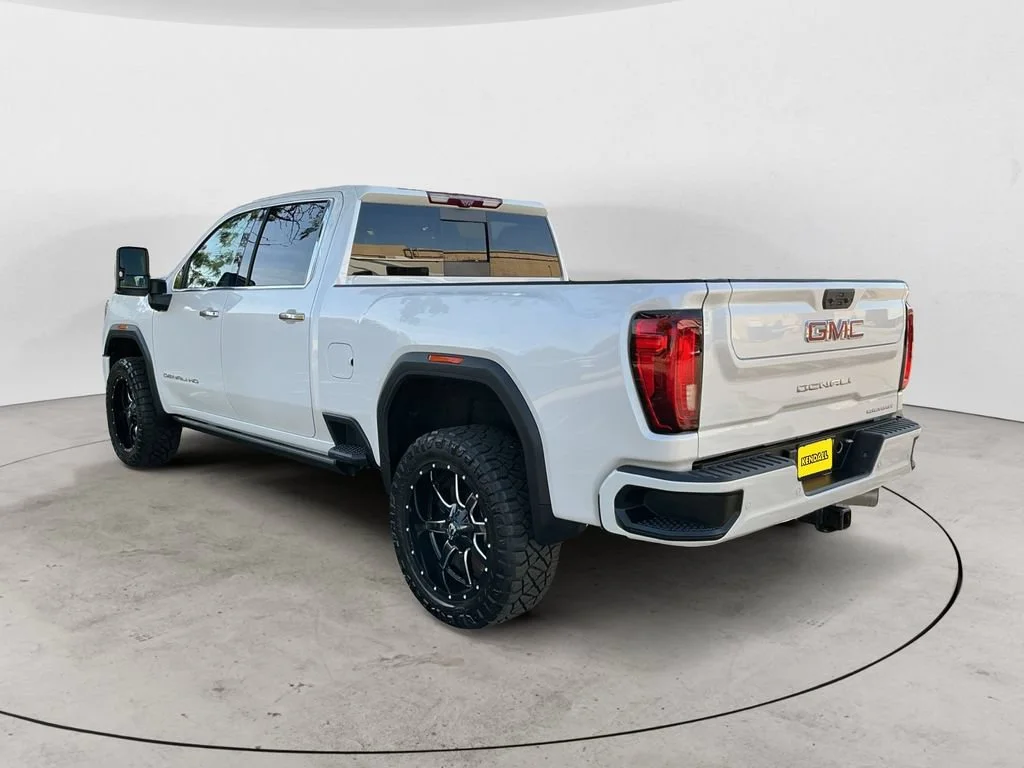 Used 2021 WHITE FROST TRICOAT GMC Denali image 11
