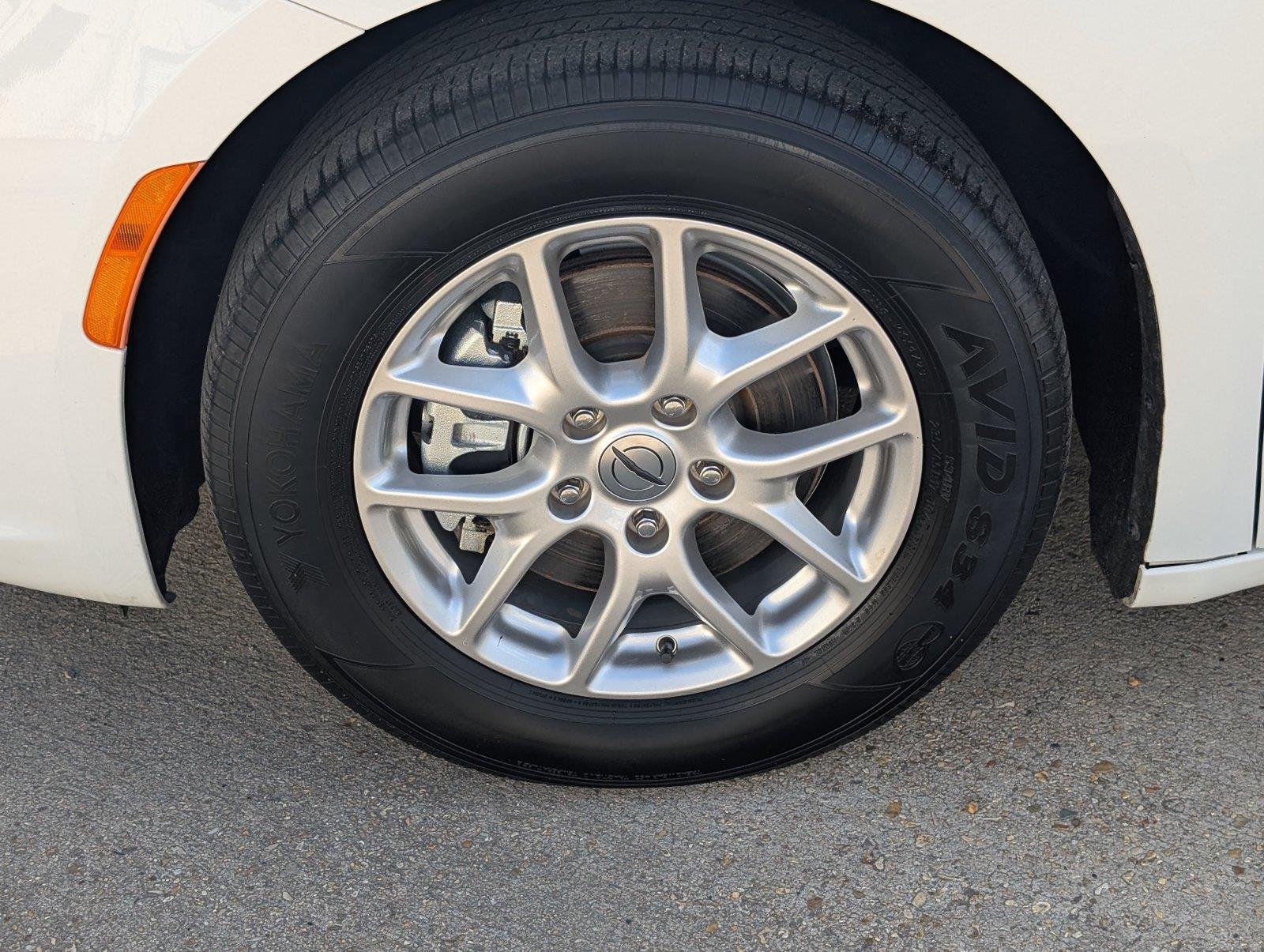 Used 2024 Bright White Clearcoat Chrysler Touring L image 9