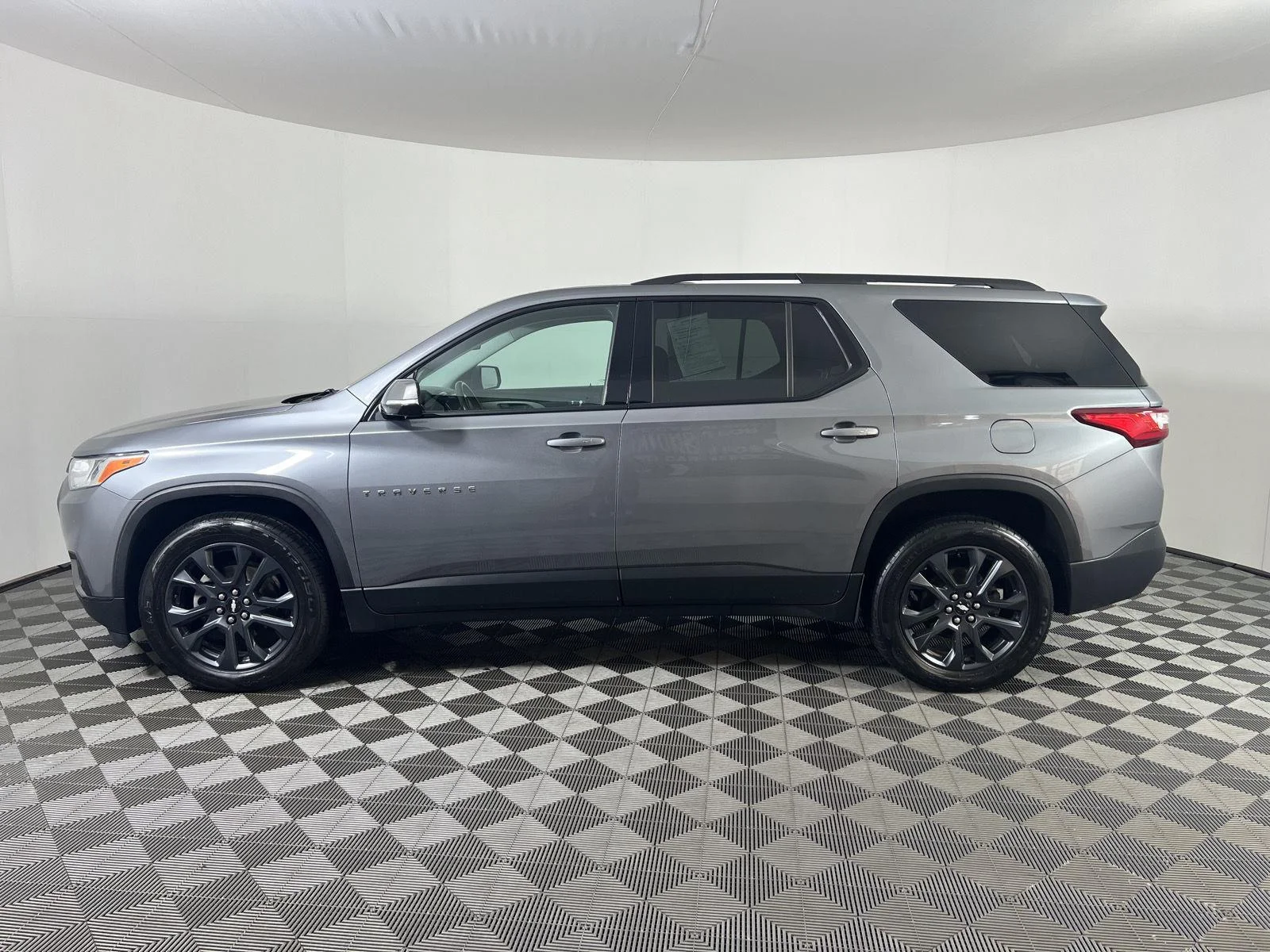 Used 2020 SATIN STEEL METALLIC Chevrolet RS image 30