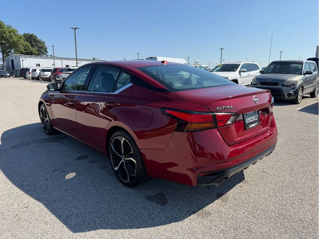 Used 2024 Scarlet Ember Nissan 2.5 SR image 8