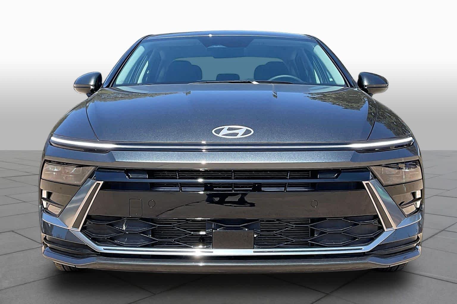 Used 2026 Portofino Gray Hyundai SEL Sport image 4
