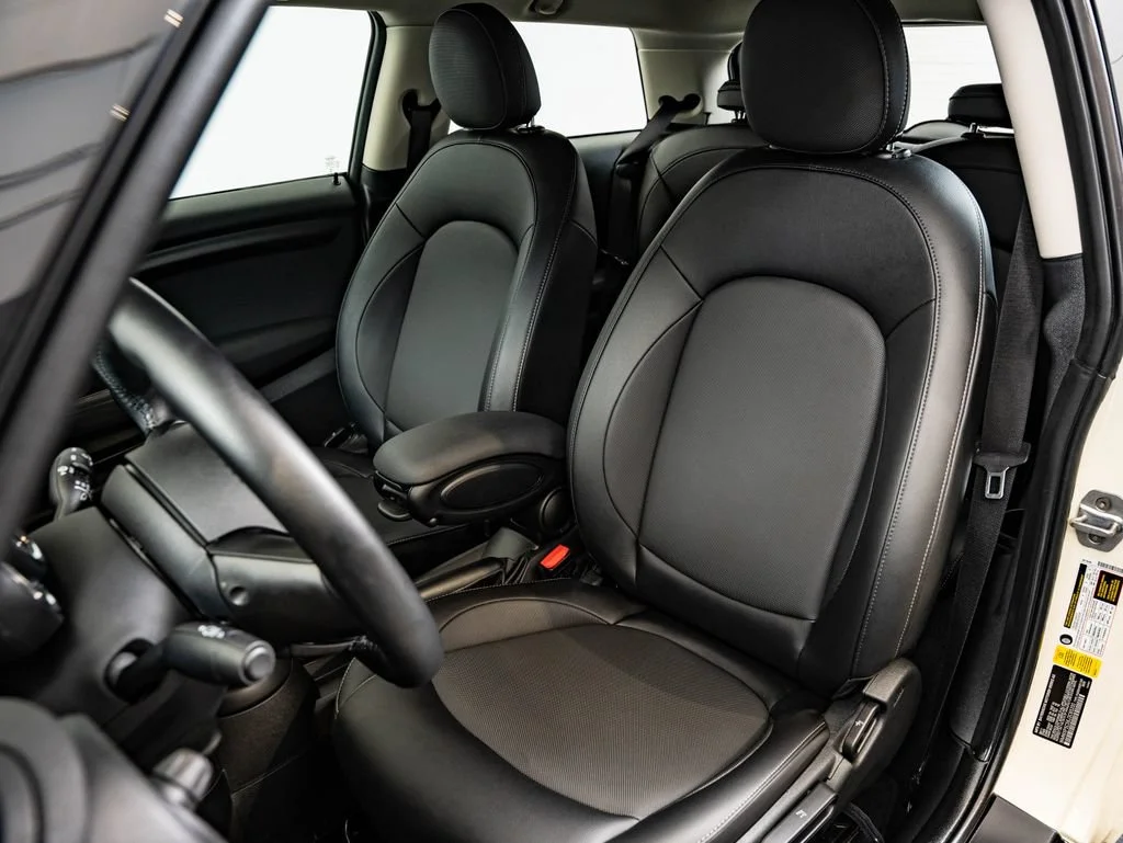 Used 2018 Pepper White MINI  image 20