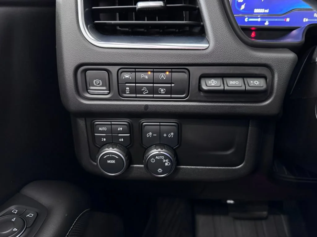 Certified Used 2023 Iridescent Pearl Tricoat Chevrolet Premier image 29