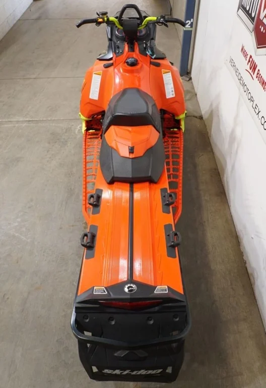 Used 2016  Ski-Doo  image 5