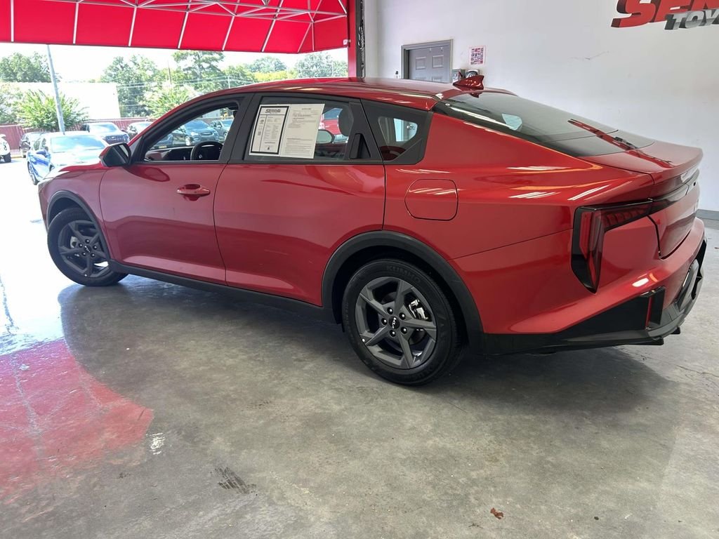 Used 2026 Red Kia LXS image 6