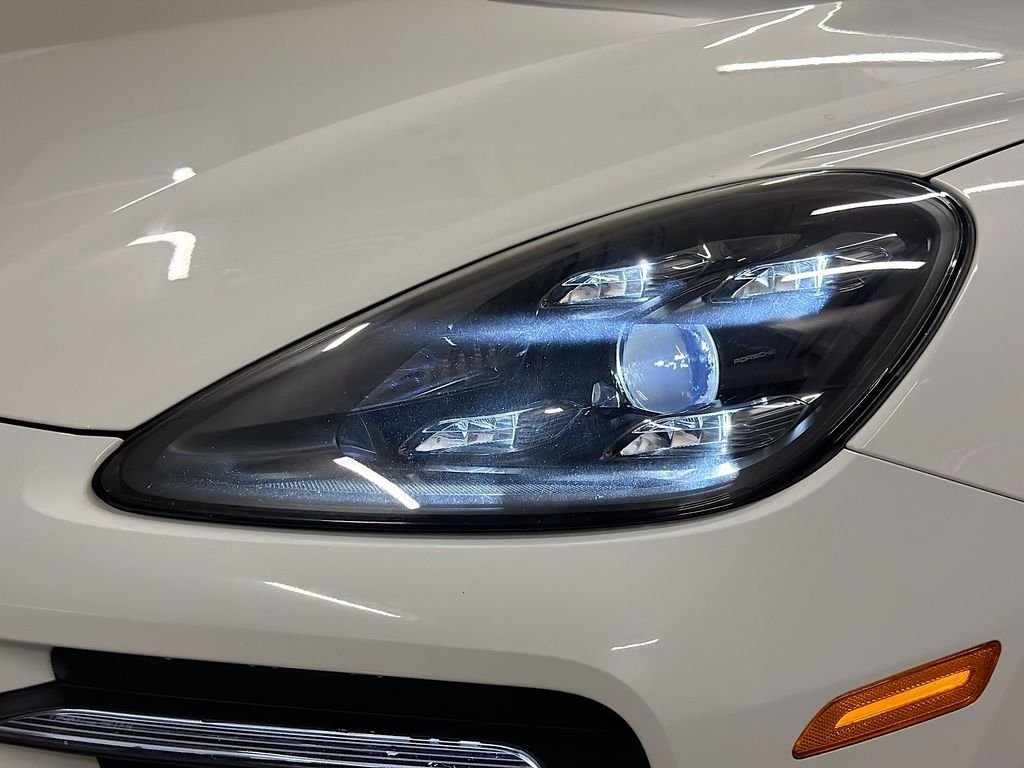 Used 2020  Porsche  image 33