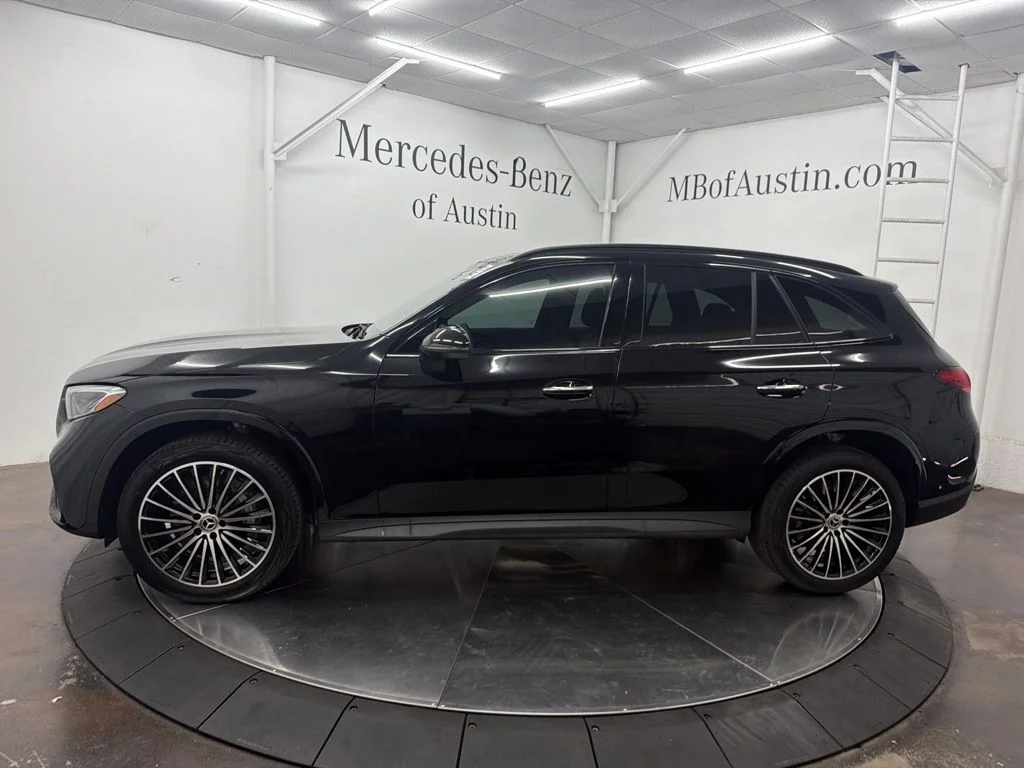 New 2026 Black Mercedes-Benz GLC 300 image 4
