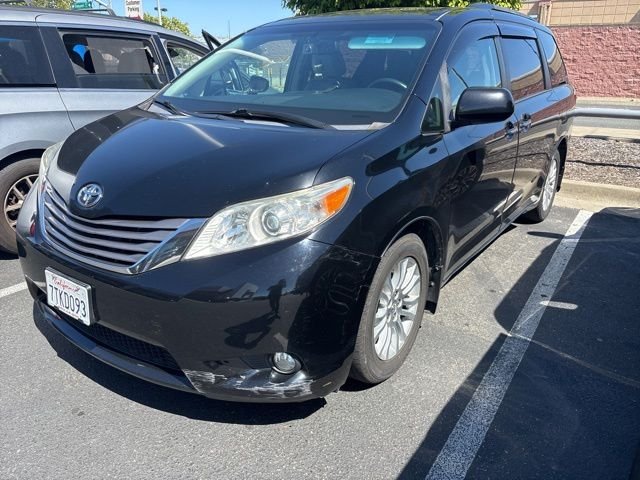 2016 Toyota Sienna's photo