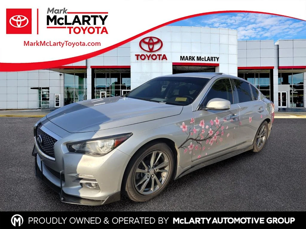 Used 2017 Silver INFINITI 3.0t Signature Edition image 1