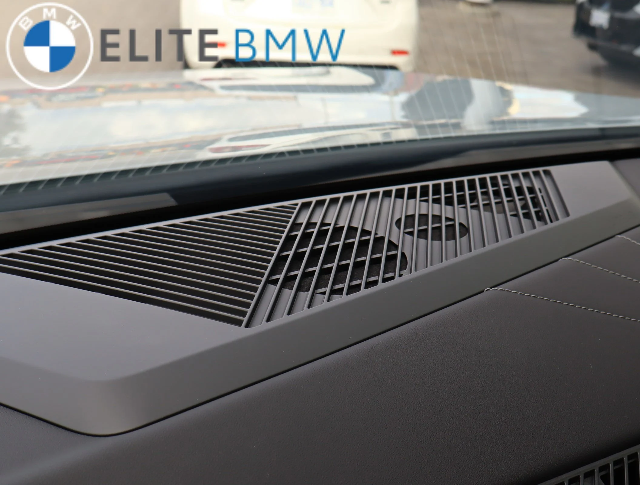 Used 2025 BROOKLYN GREY METALLIC BMW M50 XDRIVE image 24