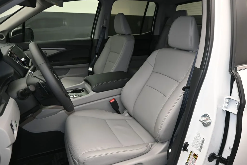 New 2026 Platinum White Pearl Honda RTL image 15