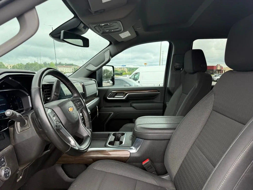 Used 2024 Gray Chevrolet LT image 4