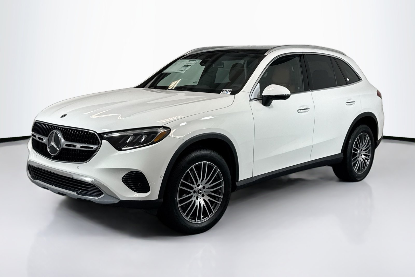 New 2026 Polar White Mercedes-Benz GLC 300 image 1