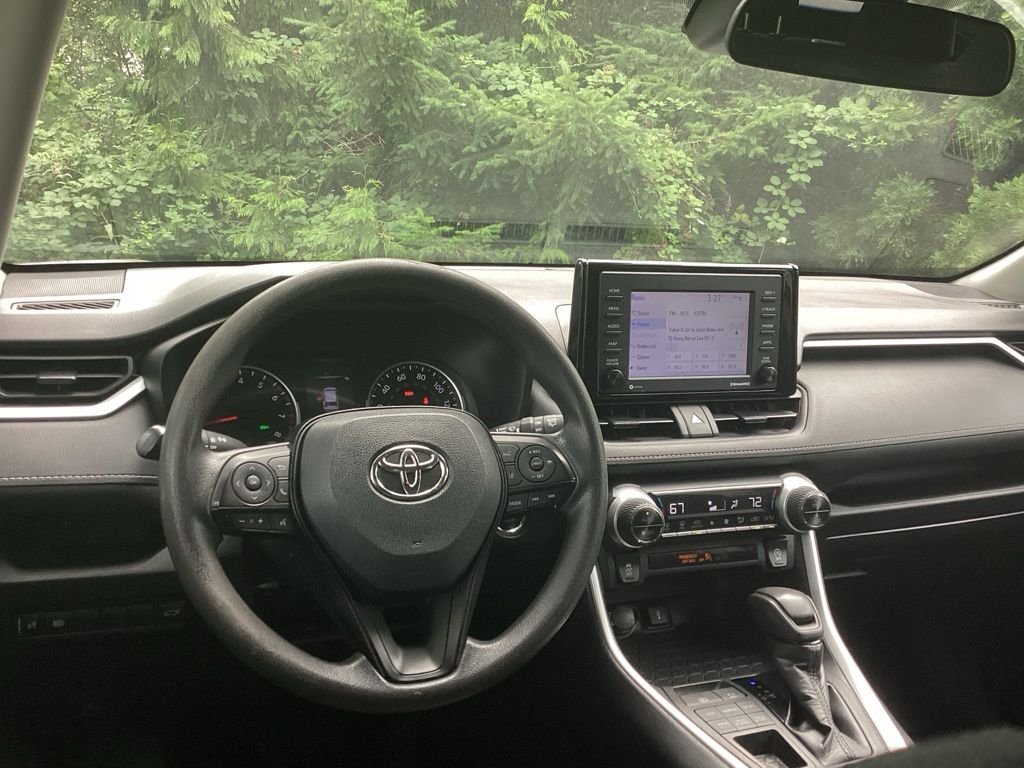 Used 2021 White Toyota XLE image 11