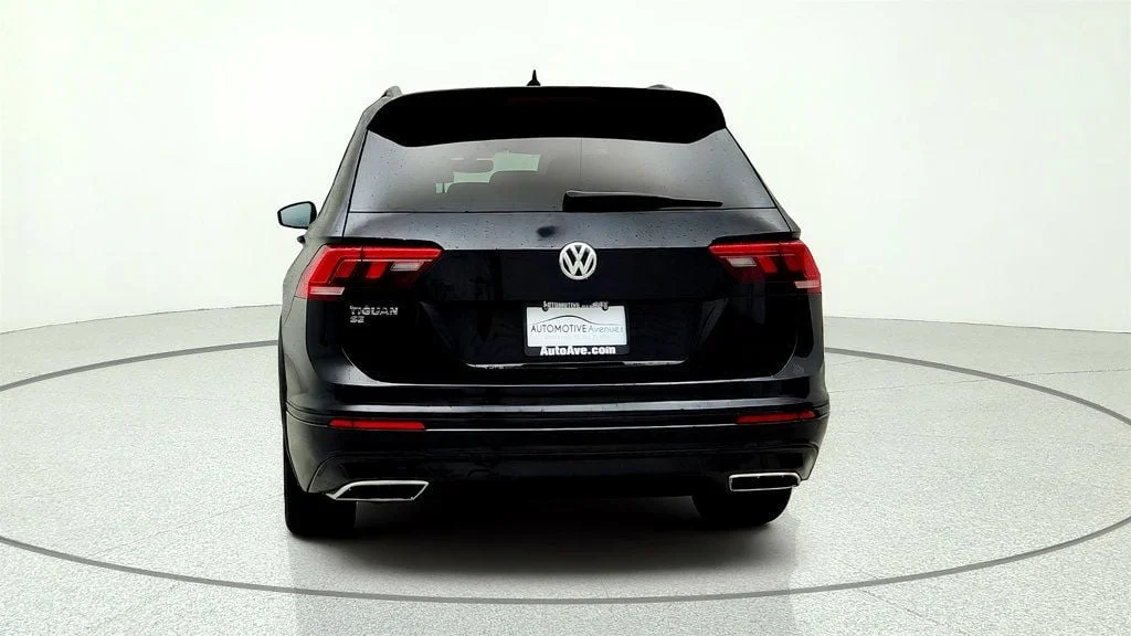 Used 2021 Deep Black Pearl Volkswagen 2.0T SE R-Line Black FWD image 6